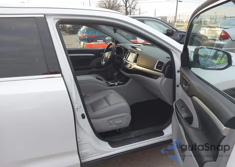 2019 Toyota Highlander Xle from USA, damaged, VIN 5TDKZRFH7KS555799